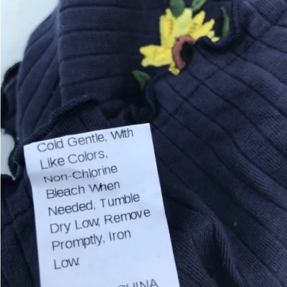 SHEIN of the shoulder lettuce trim sunflower embroidered crop top - Picture 4 of 6